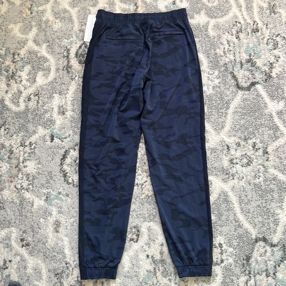 Athleta Brooklyn Textured Camo Joggers - Picture 6 of 10